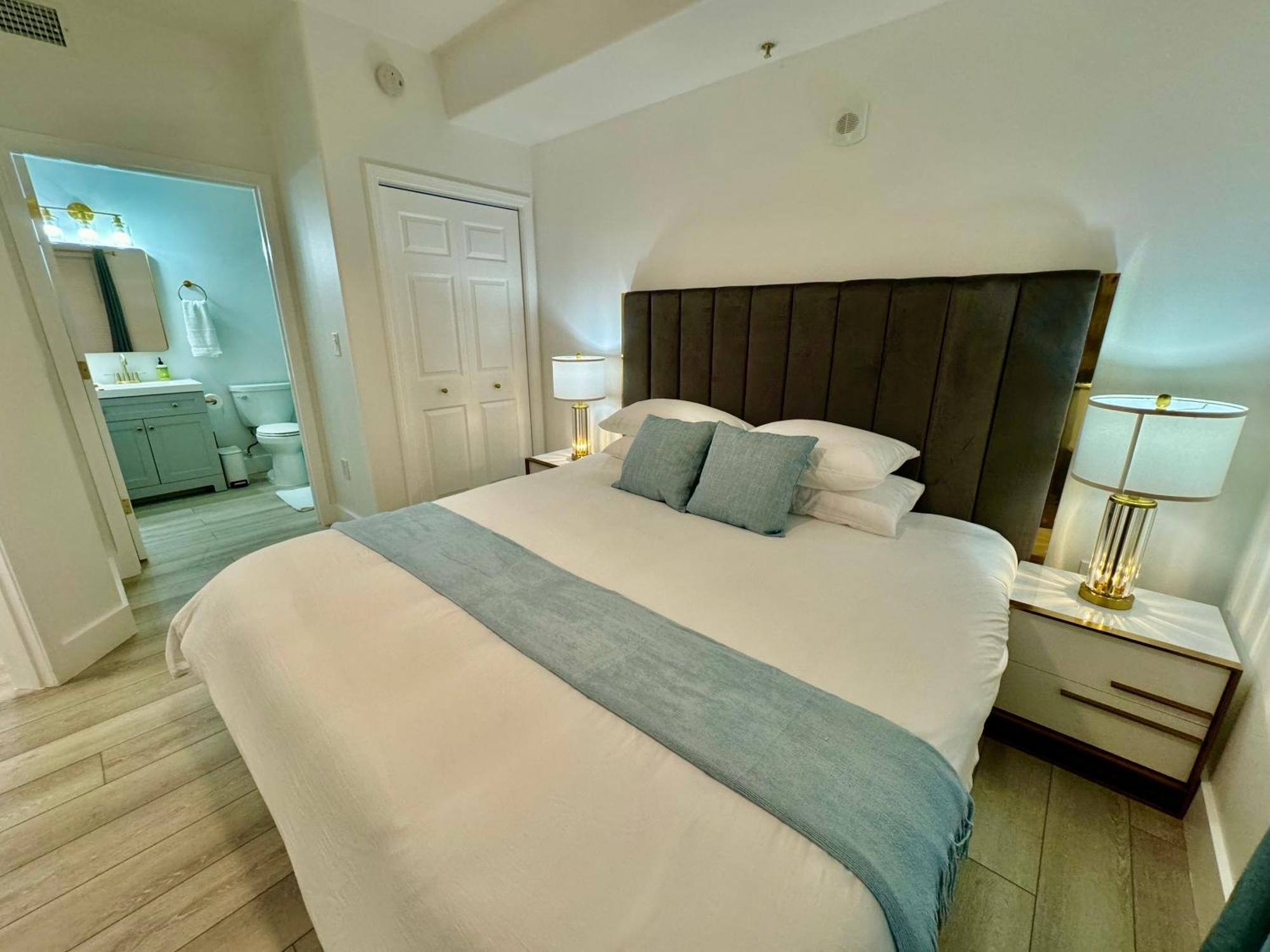 אורלנדו Balcony King Suite - Lake & Pool View מראה חיצוני תמונה