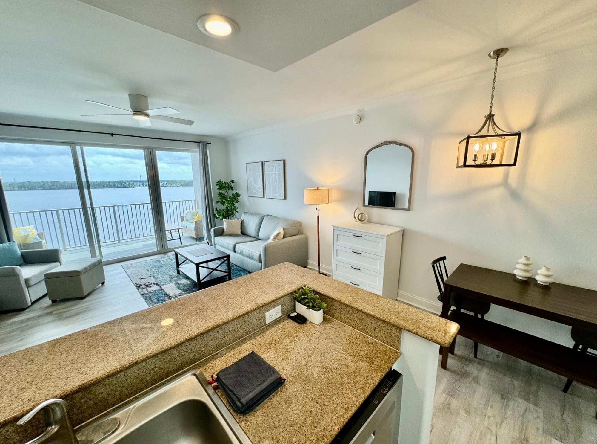 אורלנדו Balcony King Suite - Lake & Pool View מראה חיצוני תמונה