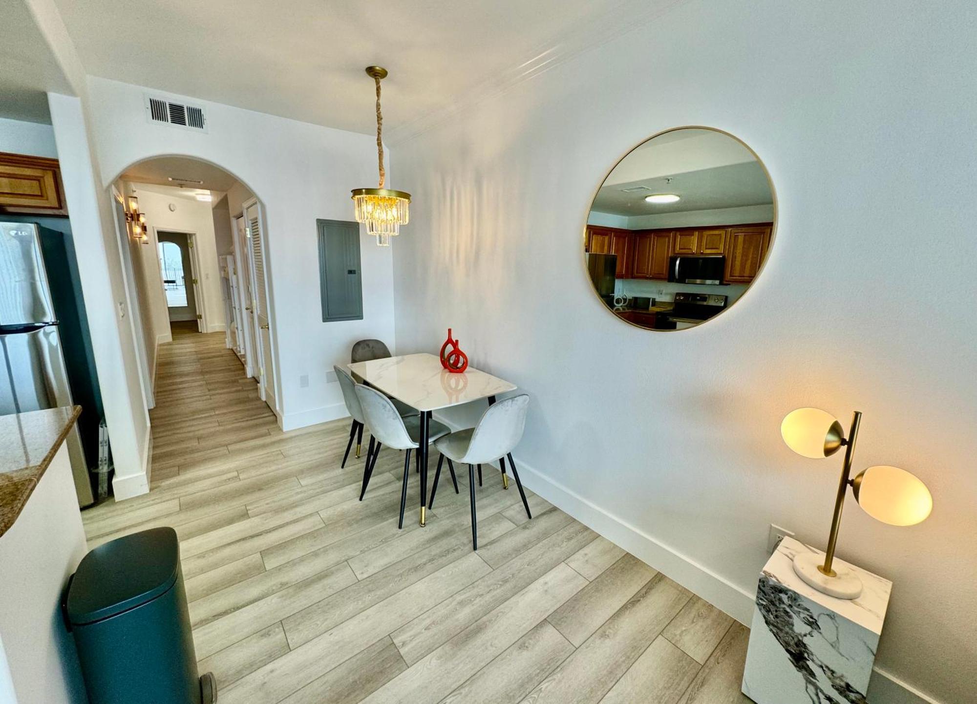 אורלנדו Balcony King Suite - Lake & Pool View מראה חיצוני תמונה